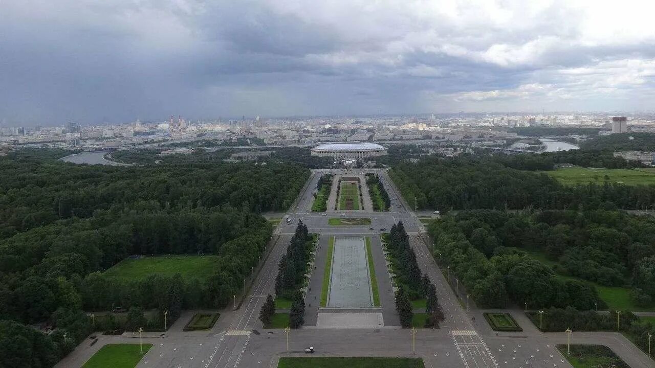 Воробьевы горы москва площадка. Смотровая МГУ(воробьёвы горы). Смотровая площадка МГУ воробьёвы горы. Площадка МГУ Воробьевы горы. Чмотровая площадка СГУ.