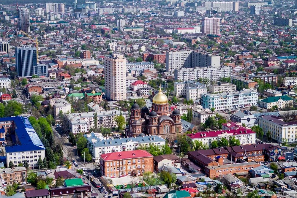 Где в городе краснодаре. Краснодар город. Краснодар центр сверхзу. Краснодар исторический центр сверху. Город Краснодар сверху.