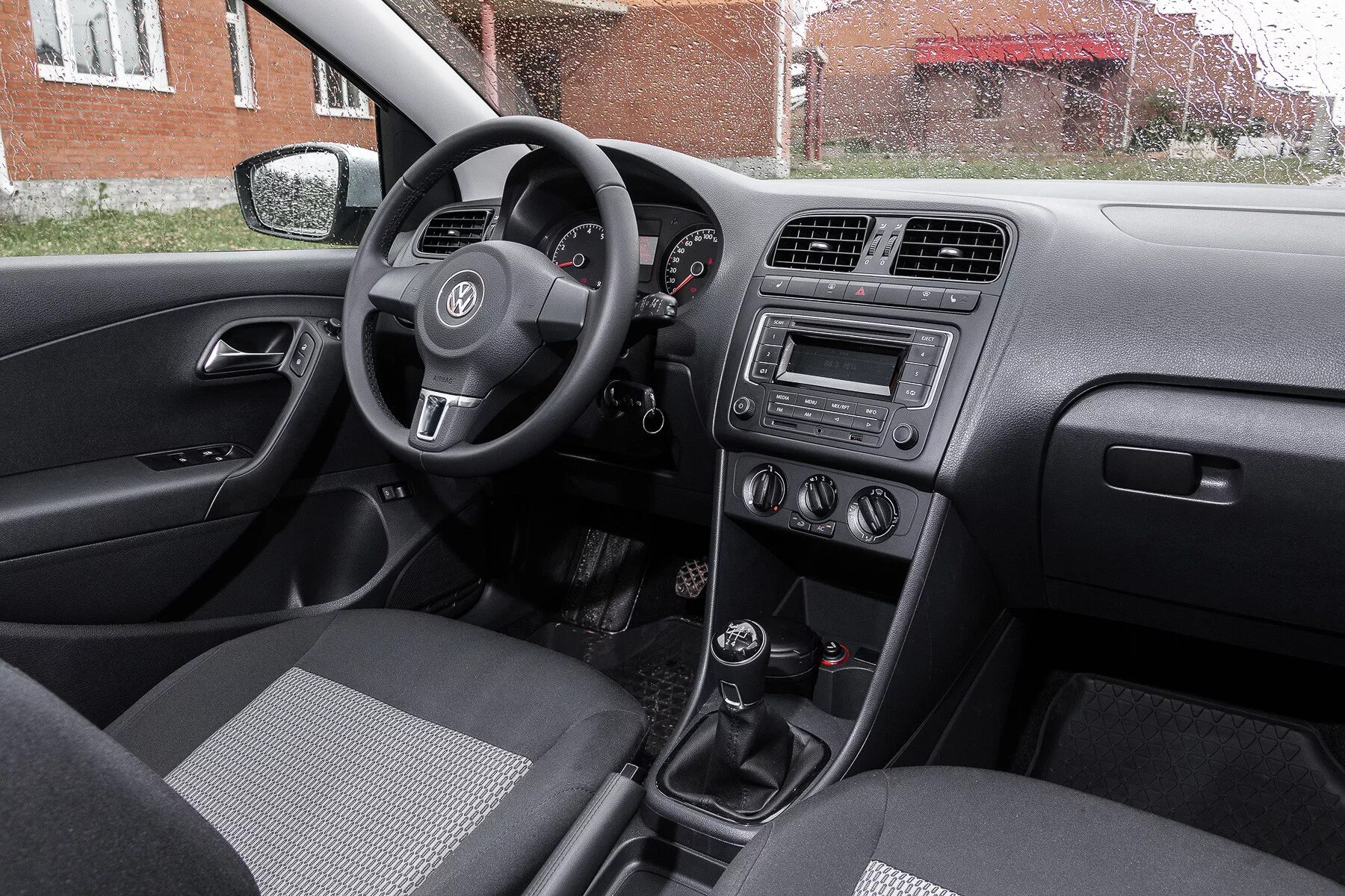 С. 6 салонный 110. Volkswagen polo sedan салон. Фильтр фольксваген поло седан 1. Салонный фильтр фольксваген поло 2016 нордфил.