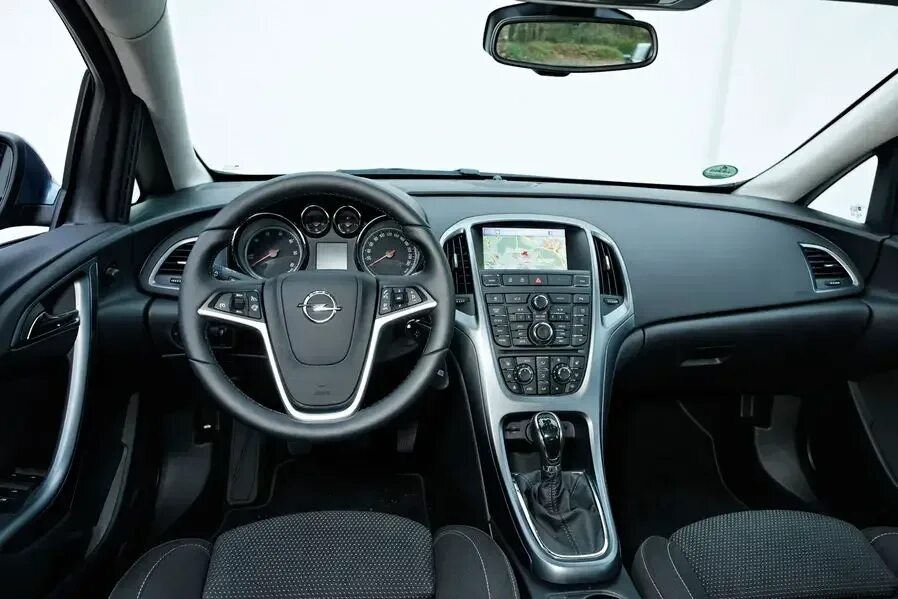 Тестдрайв-сравнение Toyota Auris, Opel Astra J Hatchback, Citroen C4 5-ти дверны