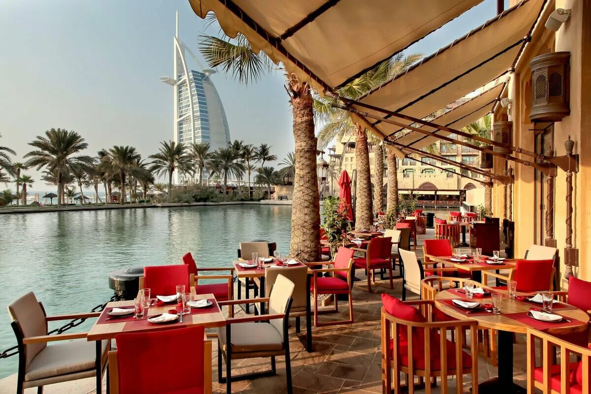 Ресторан с видом дубай. Madinat Jumeirah Dubai рестораны. Ресторан Avli Дубай. Zeta бар Дубай. Кафе Leto Дубай.