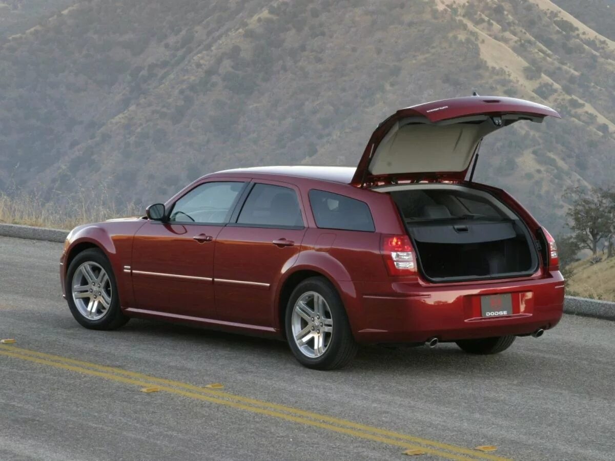 Dodge универсал. Dodge magnum 2005. Додж магнум 2005. Додж магнум 2022. Dodge magnum 2004.