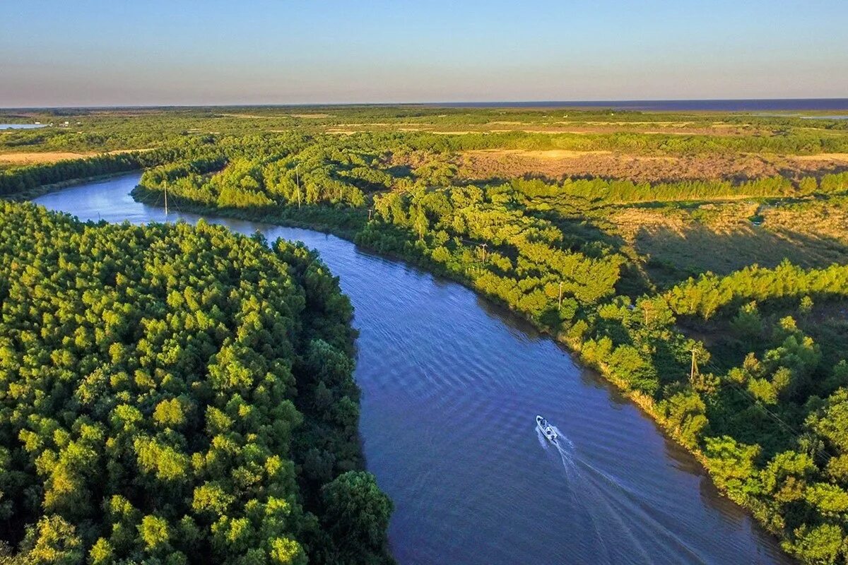 Река на юге страны. Река Парана Южная Америка. Аргентина река Парана. Река Парана Бразилия. Аргентина реки Парана Уругвай Парагвай.
