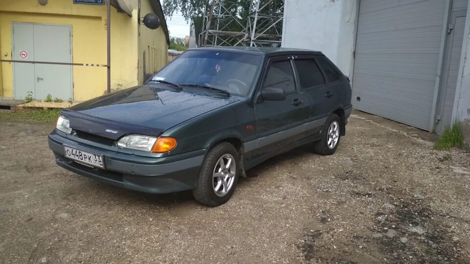 Купить б/у Lada (ВАЗ) 2114 2001-2013 1.6 MT (81 л.с.) бензин механика в Сочи: зе