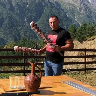 Георгия работает