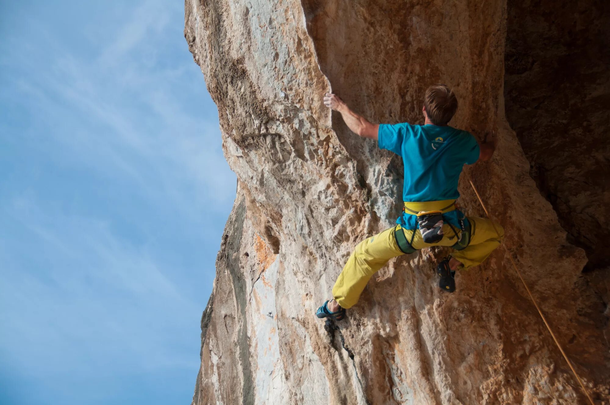 Скалолаз. Лазание по горам. Скалолазание скалы. Лазать по горам. Climb now