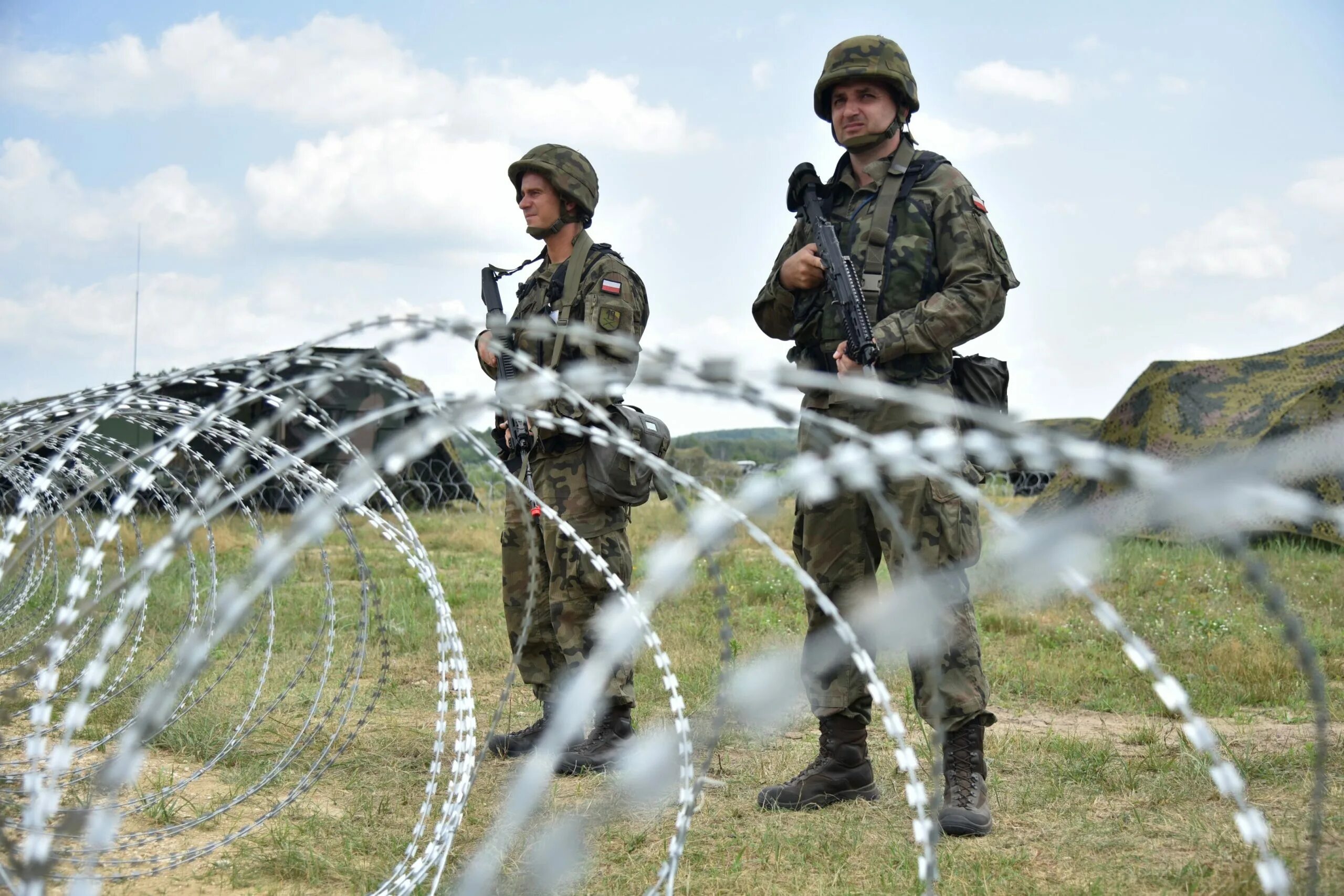 Белорусские военные на границе. Польша граница военные. Военные учения Польши. Польские военные на границе. 300 тысяч солдат нато в польше