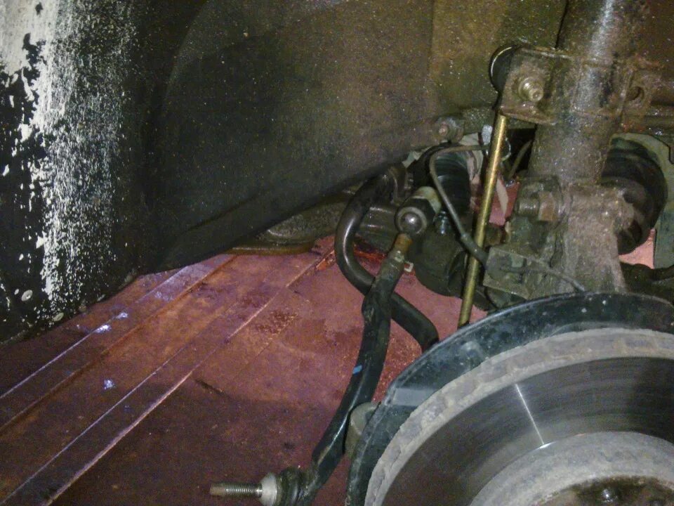 Вибрация на скорости 80-100. Вибрация от приводов л200. Вибрация на скорости 80-100 уаз патриот. Вибрация по кузову из-за опоры акпп. Идет вибрация по кузову на скорости.