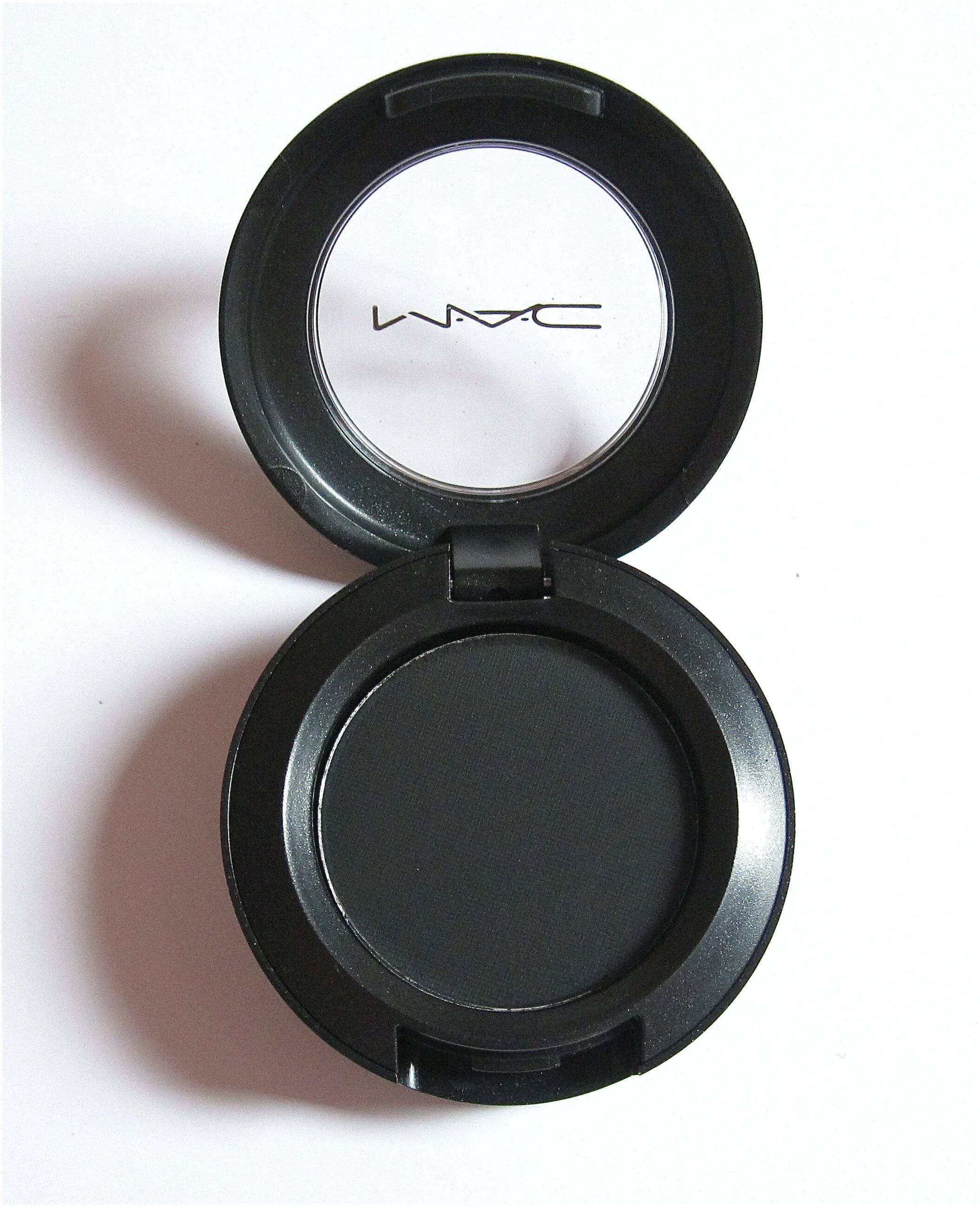 Тени сен. Carbon Matte Mac тени. Mac Eyeshadow тени для век. Mac тени Eye Shadow. Mac тени однушки.