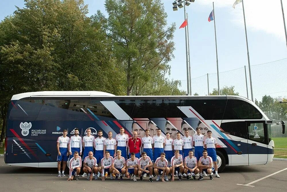 Neoplan Cityliner сборной России. Сборная России по футболу автобус. Автобус сборной России по футболу. Автобус сборной России по футболу 2018. Автобус спортсмены