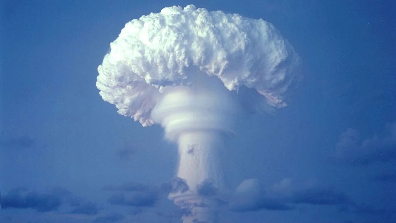 Вобороданя брмбпа вхрыв. Ядерный взрыв 25килотонн. Ядерный гриб царь бомбы. Царь бомба взрыв. Ядерный термоядерный взрыв
