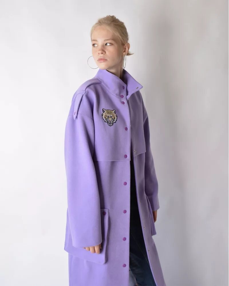 Сиреневое пальто. Лавандовое пальто. Пальто лавандового цвета. Фиолетовое пальто.