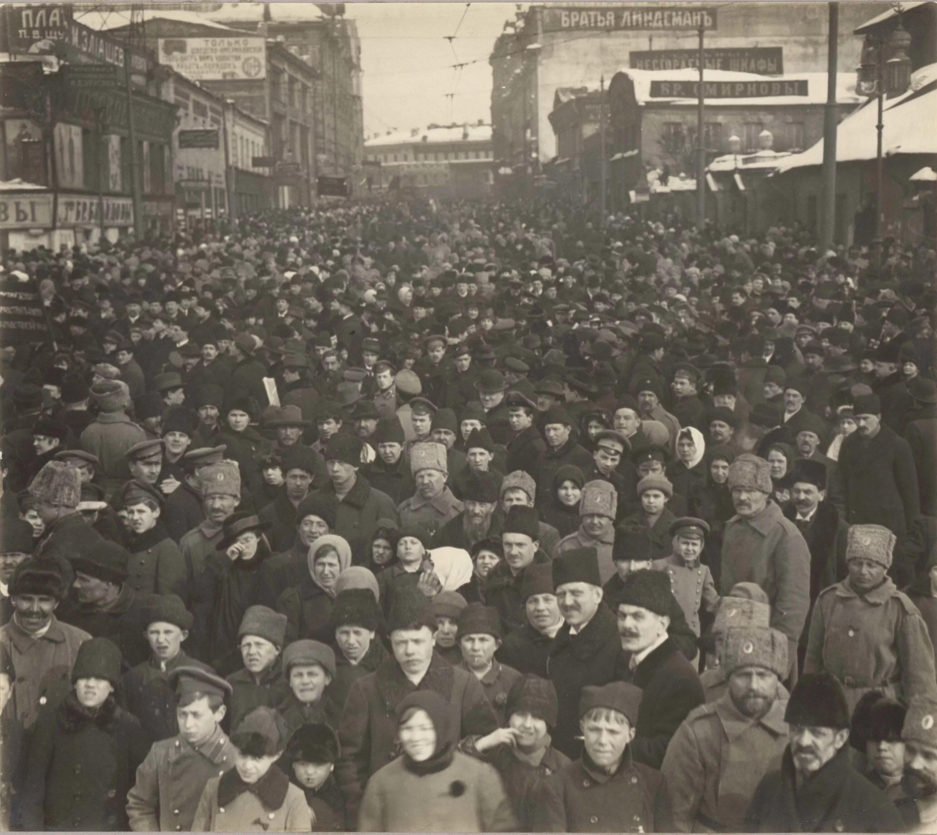 Февральская революция в москве. Февральская революция 1917 года. Февральская революция февраль 1917. 28 Февральская революция 1917. Российская Февральская революция 1917 -причины.