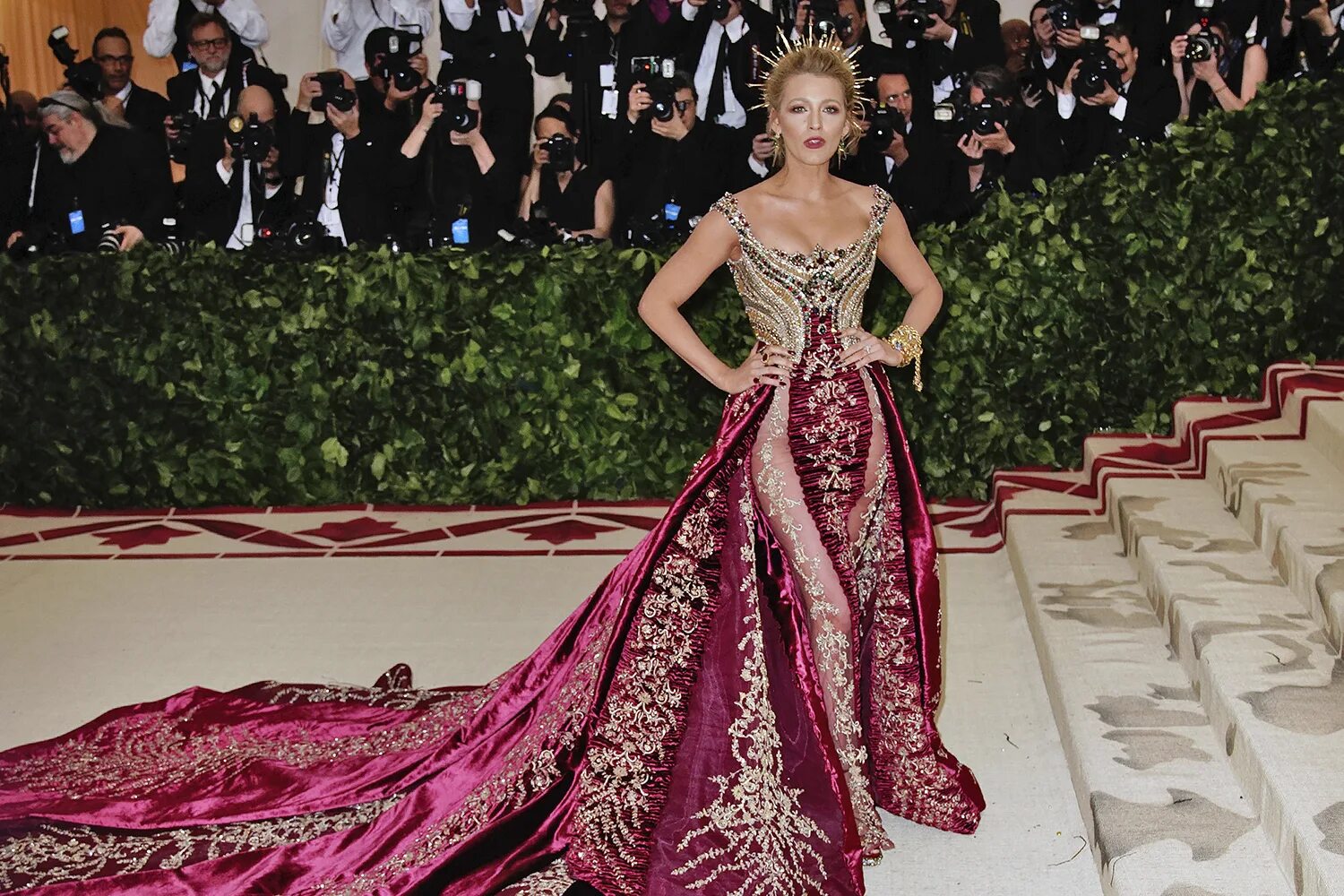 Блейк Лайвли мет Гала 2018. Блейк Лайвли мет Гала 2022. Met Gala 2022 Блейк Лайвли. Поатье Блейк Лавли метгала 2022. Мет платья