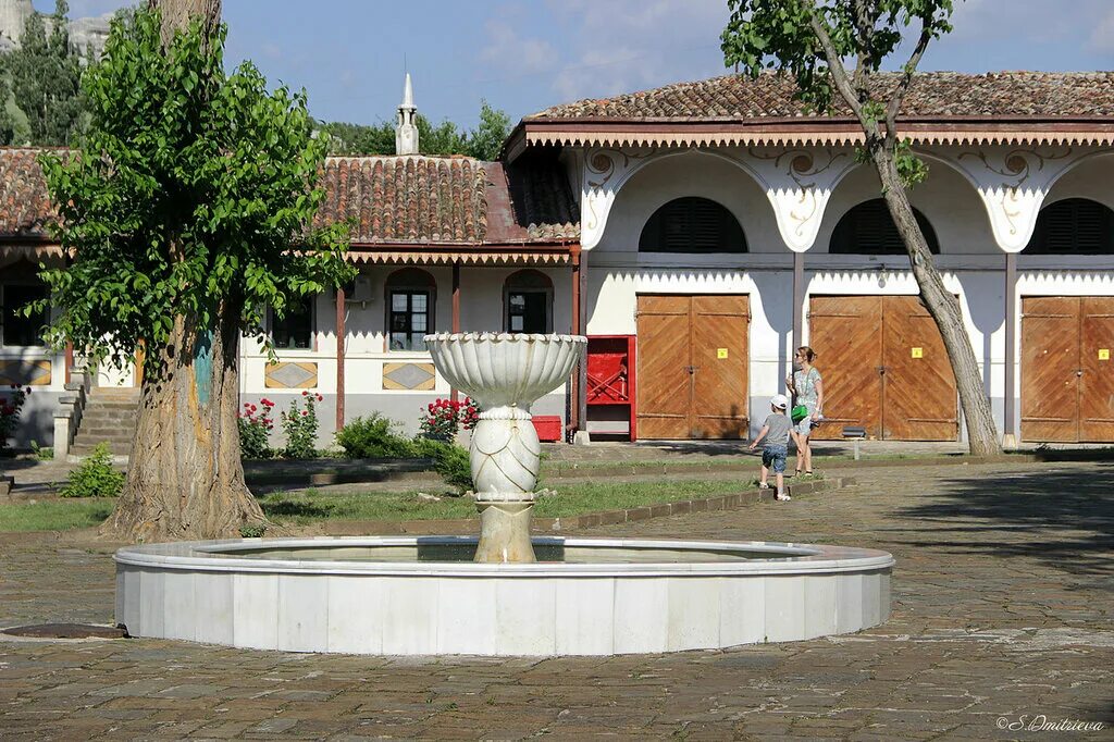 бахчисарайский ханский дворец. ханский дворец фонтан слез. фонтаны ханского дворца в бахчисарае. фонтаны ханского дворца в бахчисарае. бахчисарай.