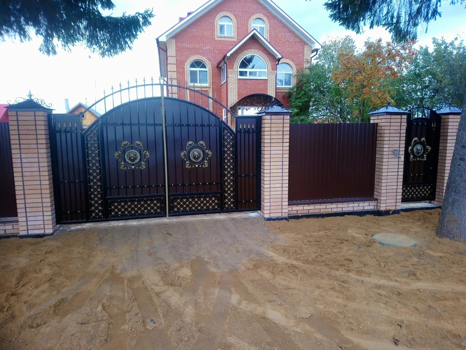 кованые ворота булат. красивые ворота. распашные ворота уфа. ворота въездные распашные. ворота распашные с калиткой 2000*2200мм.