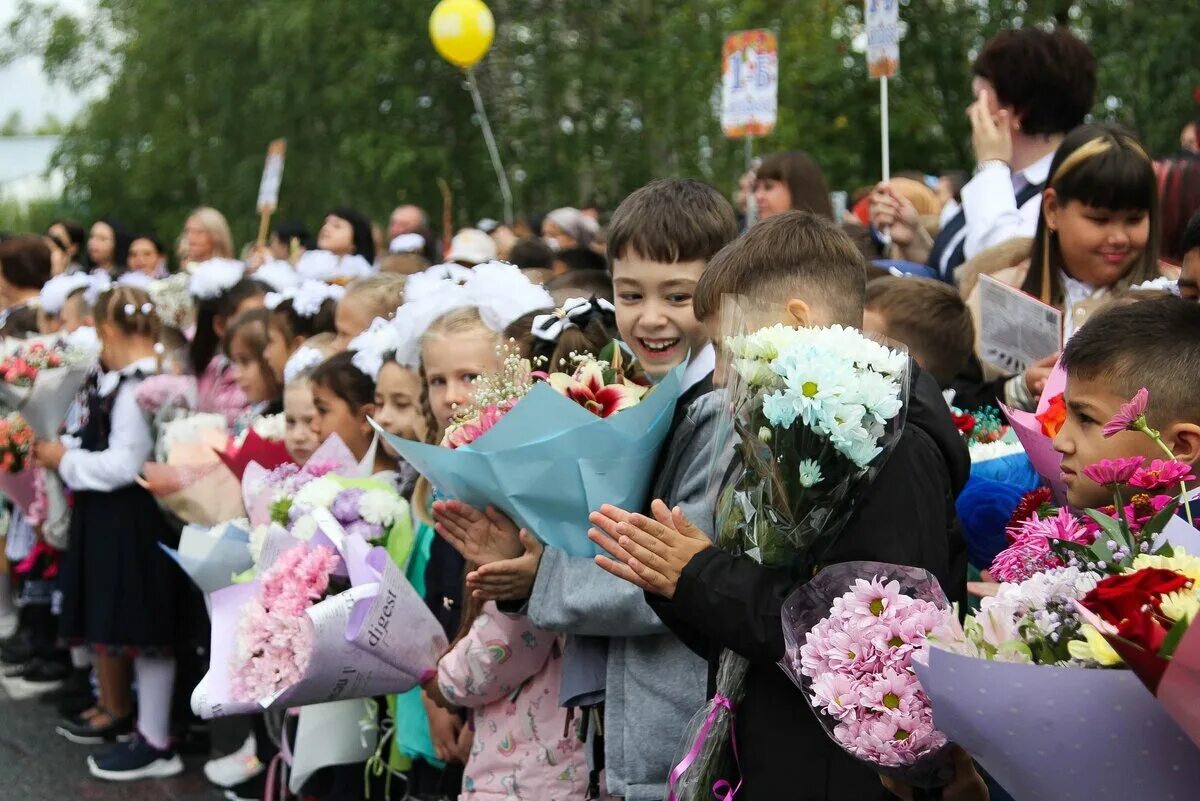 Школа 37 новосибирск. Открытие школы 37. Открытие школы 37. Открытие школы в софиевке после ремонта. Открытие школы им ф листа посол.