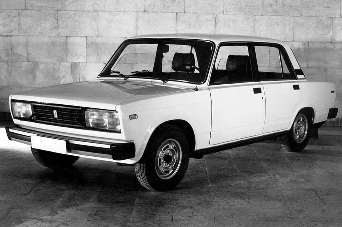 Ваз 21059 с роторным. Н291ус196. Ваз 21099 серая с черным капотом. Автомобили в североуральске. Ваз другая.