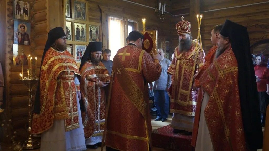 Богослужение на сегодня храм преображения господня спас загорье. Иеромонах илья маляренко томск. Расписание богослужений спасо преображенский собор изобильный. Богослужение в храме преображения господня сургут. Богослужение в храме преображения господня сургут.