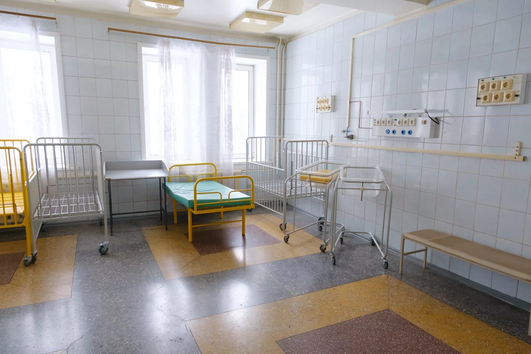 Городская детская клиническая больница скорой помощи. Бсмп новосибирск. городская детская клиническая больница скорой медицинской помощи. городская детская клиническая больница скорой помощи, новосибирск. детская клиническая больница скорой помощи 3 новосибирск.