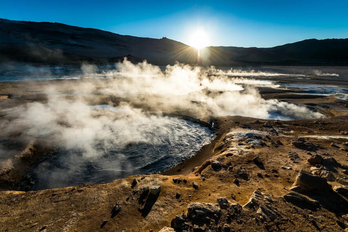 Кипящее небо. Рейкьявик Долина гейзеров. Долина Хаукадалур Исландия. Долина гейзеров Хаукадалур. Исландия гейзеры.