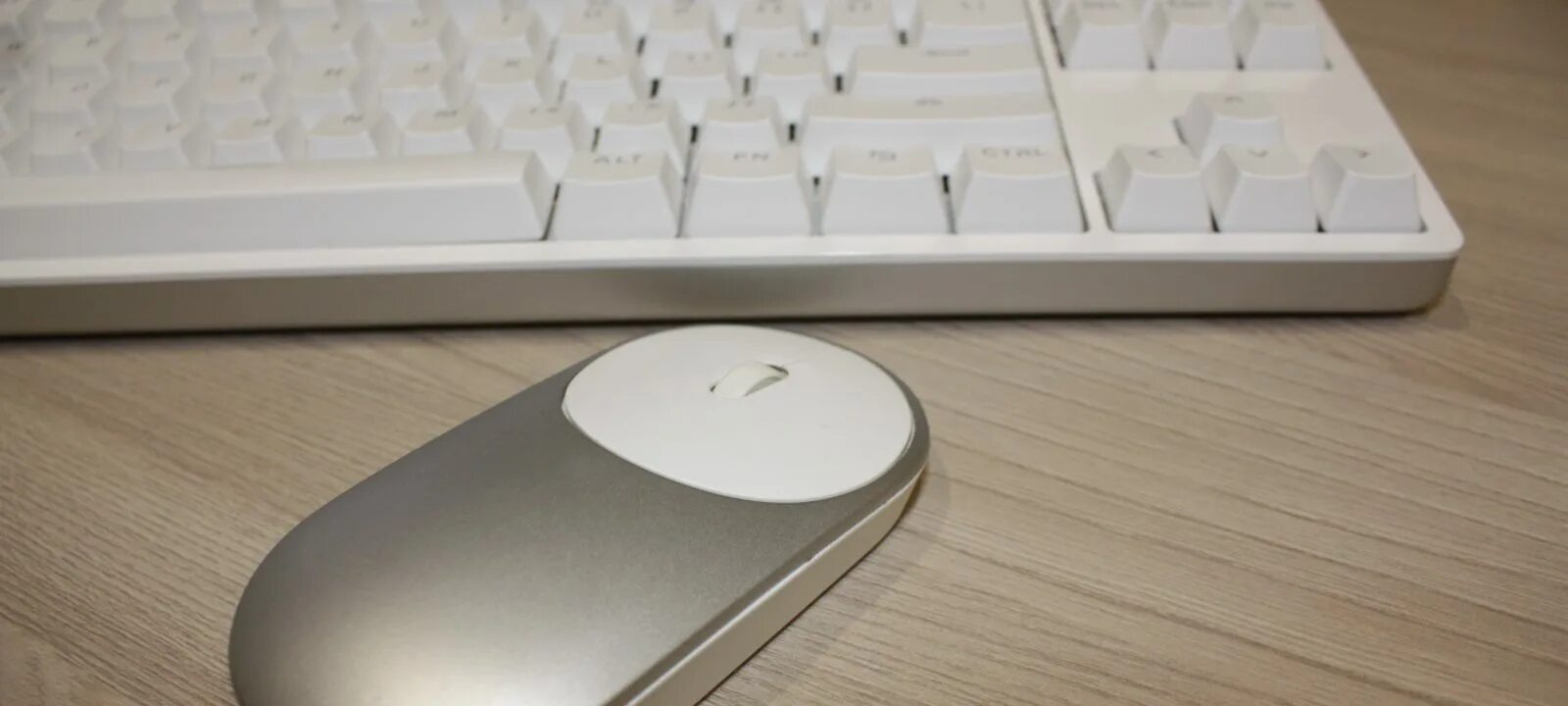 Xiaomi mi wireless keyboard and mouse. Клавиатура сяоми беспроводная. xiaomi клавиатура и мышь. беспроводная клавиатура и мышь xiaomi. xiaomi мышка клавиатура.