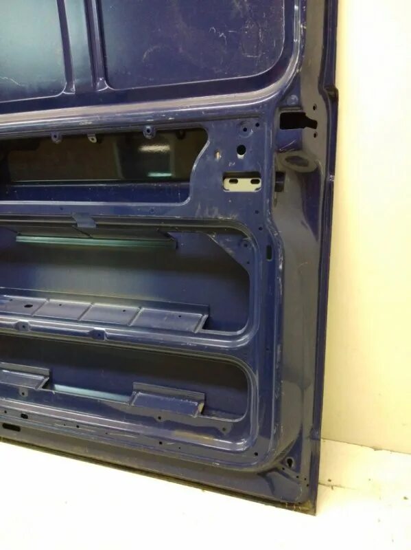 Сдвижная дверь транспортер т5. Сдвижная дверь транспортер т5. Сдвижная дверь транспортер т5. Двери транспортер т4. Фольксваген транспортер боковая дверь т5 сдвижная.