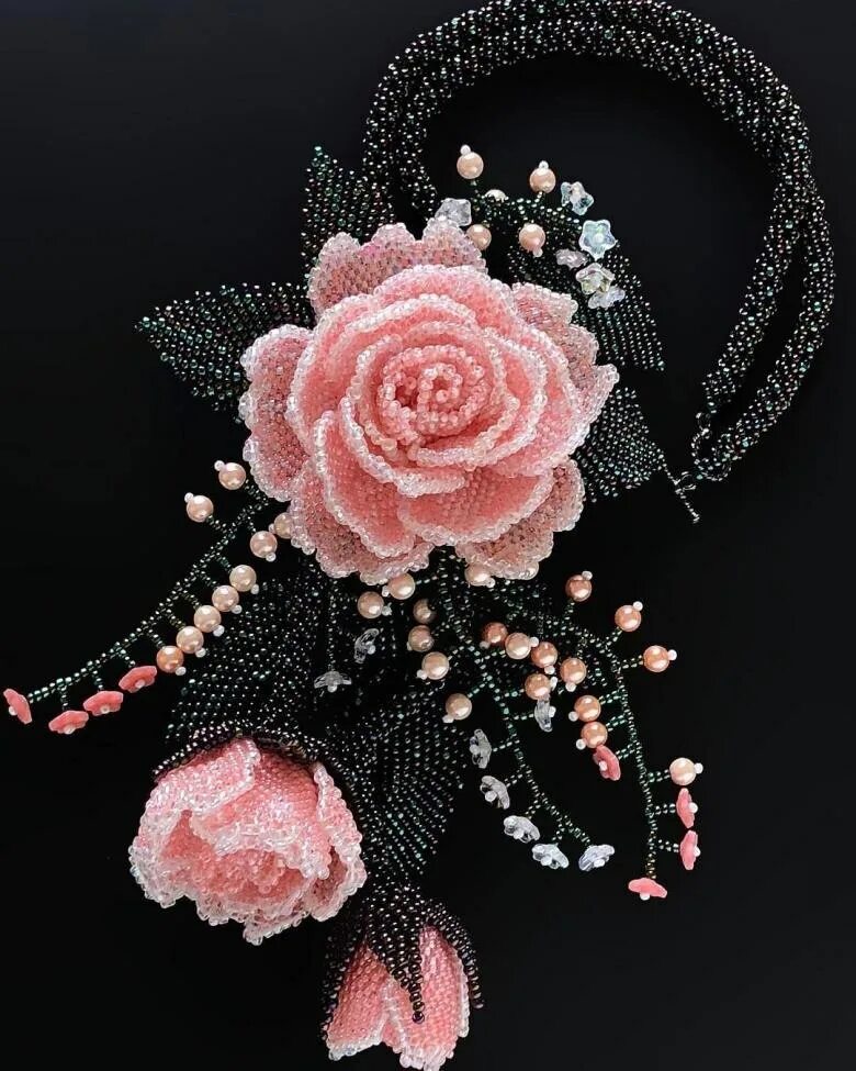 Цветок плетеный из бусин. Уникальные цветы из бисера. Бисер цветы из бусин. Плетение бисером. Бисер цветы из бусин.