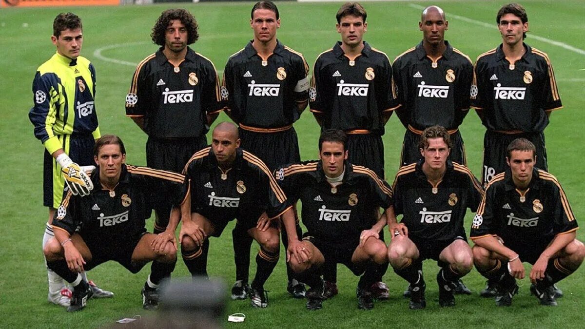Реал валенсия финал лиги чемпионов 2000. Real madrid 2000-2001 sostav. Реал мадрид 2000 год. Реал мадрид 2000 год. Europa league 1999-2000 winner.