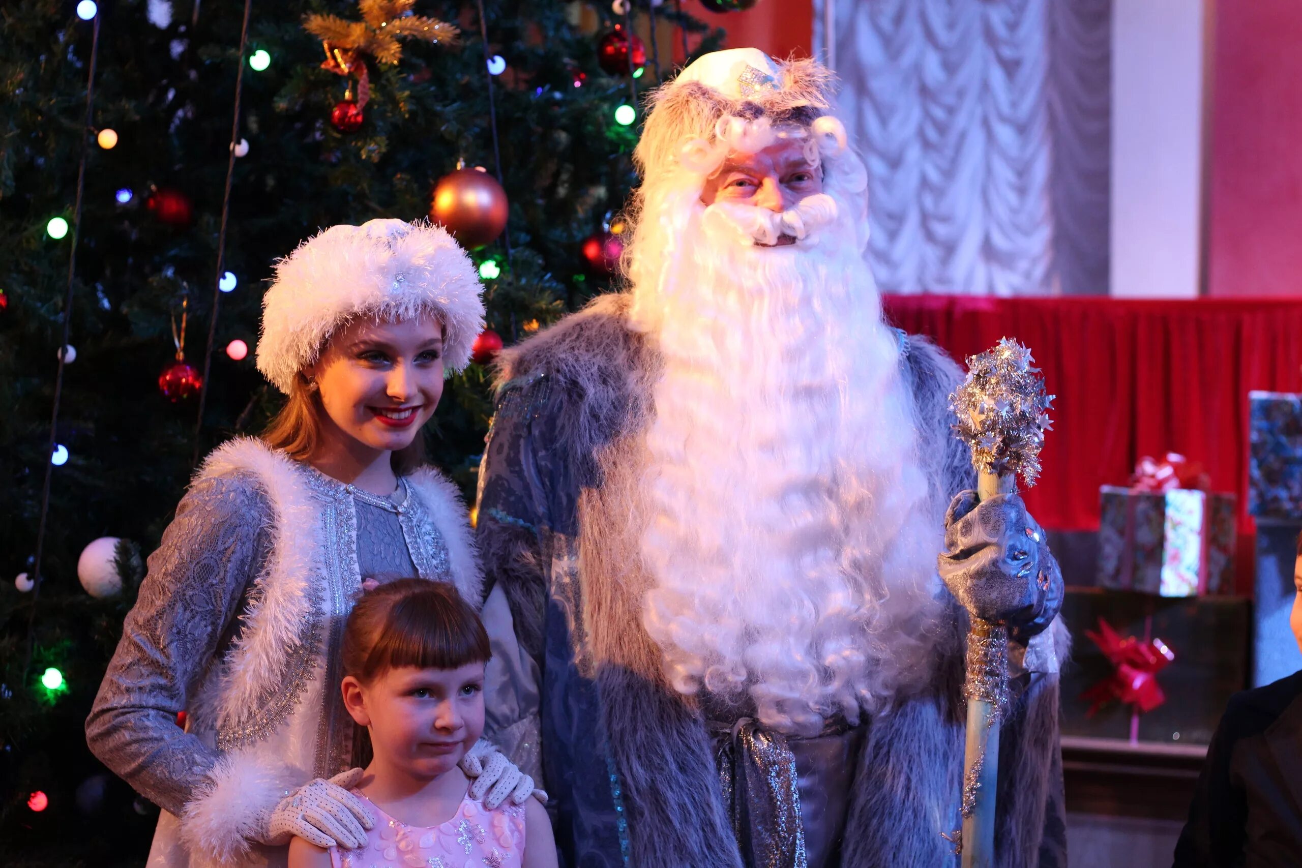 Балет щелкунчик александра бутримовича. Балет василия вайнонена щелкунчик. Щелкунчик спектакль на льду в нижнем новгороде. Тюз вологда три мушкетера. 2021.