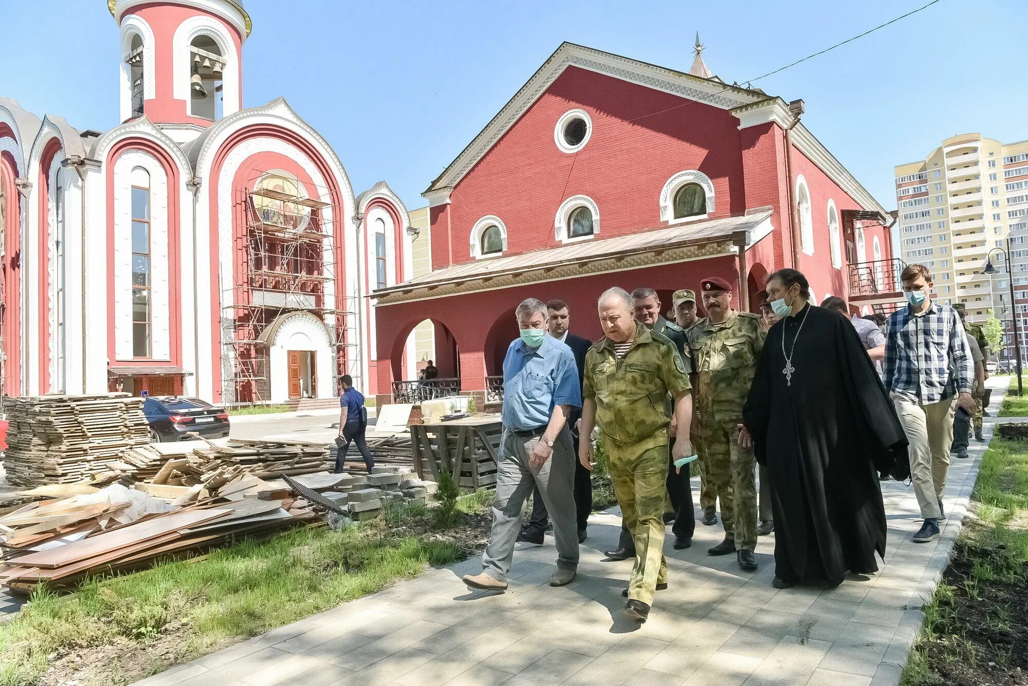 Сайт мкр дзержинский. Микрорайон дзержинского балашиха. мкр дзержинского церковь. церковь мкр дзержинского балашиха. освящения князь владимирский храм в балашихе.