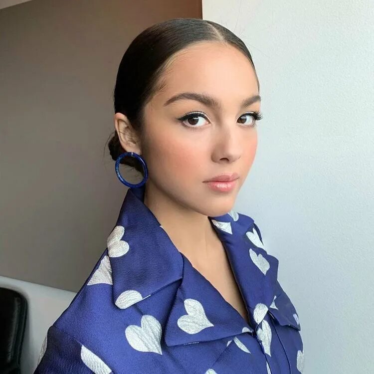 So american olivia rodrigo. Olivia Rodrigo. Olivia Rodrigo Olivia Rodrigo. Olivia Rodrigo 2020.