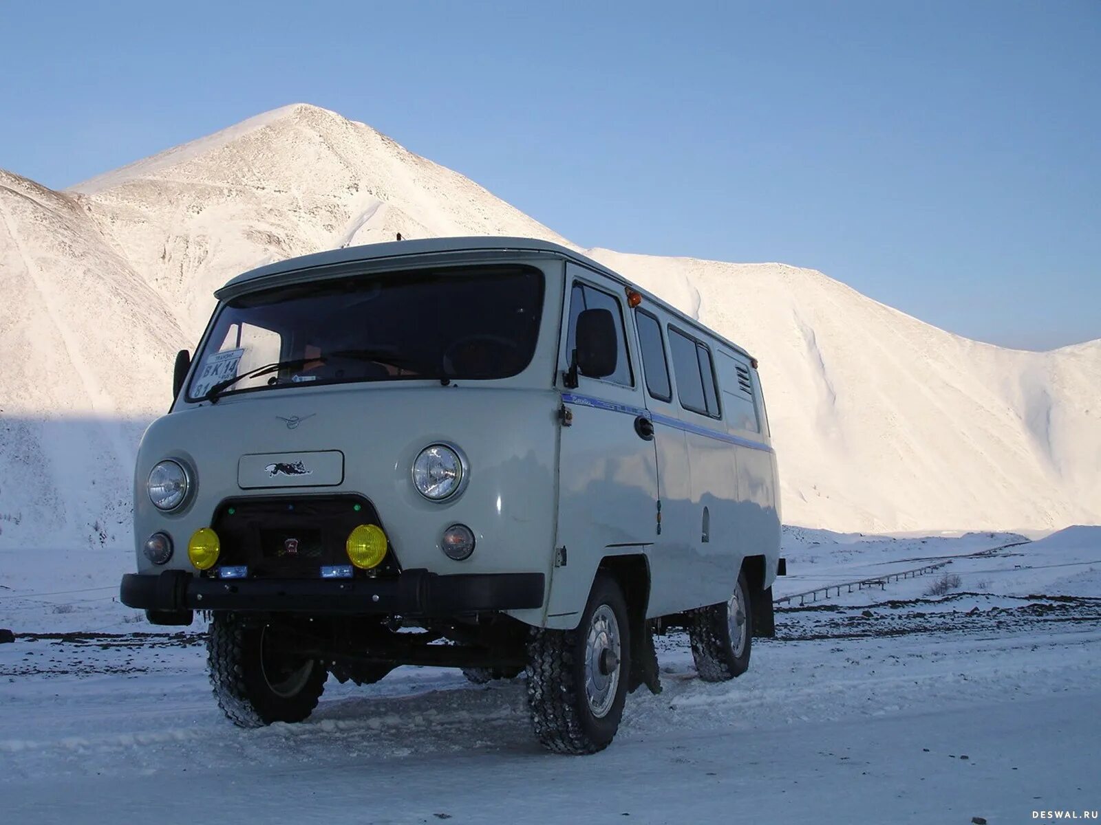 Купить уаз буханку в алтайском. УАЗ Буханка 452г. УАЗ 452 таблетка. УАЗ-452 зима. УАЗ Буханка горный.