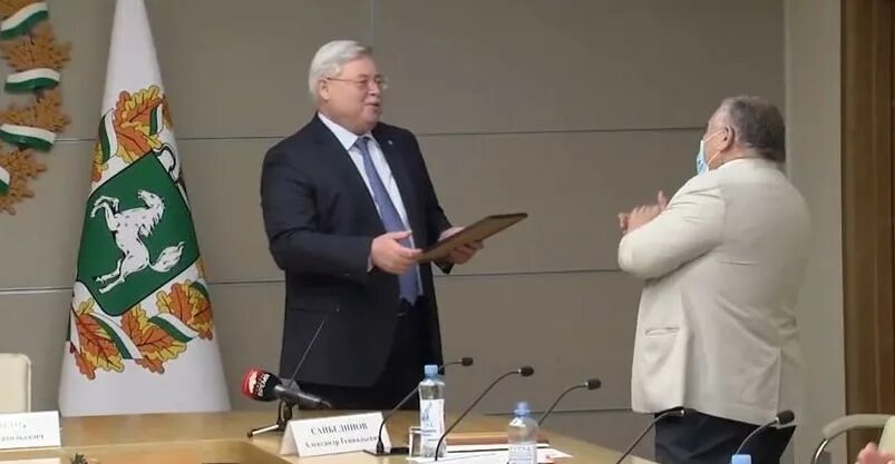 Губернаторский светленский лицей томск интерьер. Губернаторский светленский лицей томск северный парк. Губернаторский светленский лицей томск. Расписание светленский лицей северный парк. Светлинский губернаторский лицей северный парк.