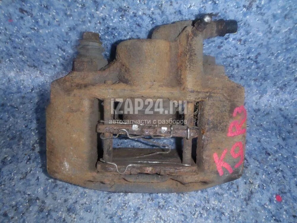 Суппорт левый mr307413. Суппорт тормозной задний паджеро спорт 2. Суппорт монтеро спорт. Суппорт задний mitsubishi pajero 2. Задний суппорт митсубиси паджеро спорт 3.