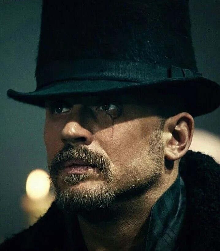 Табо сериал 2017. Том харди сериал. Джеймс делейни. Том харди джеймс делейни. Джеймс кезайя.