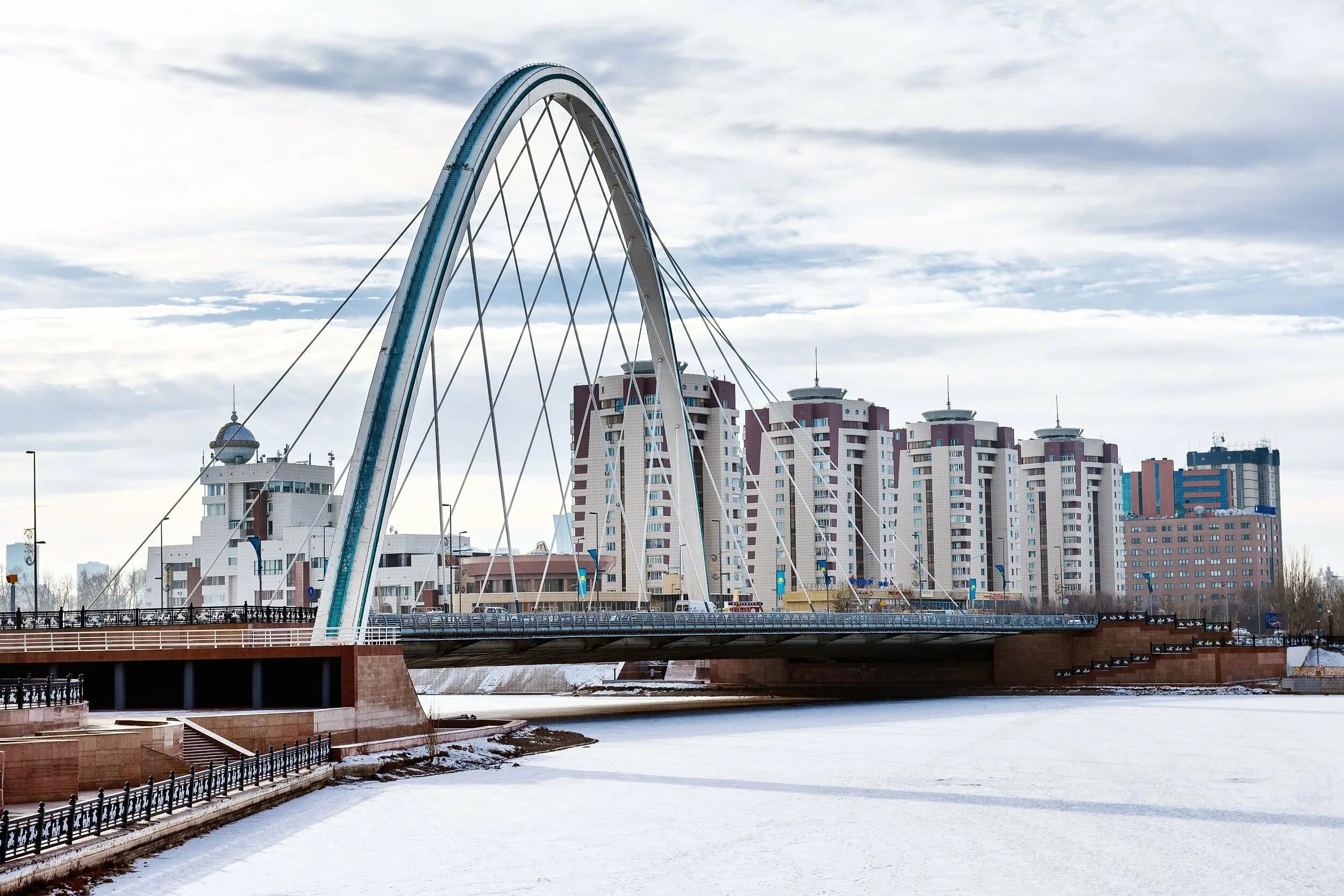 Мост через ишим. Мост архар в астане. мост астана набережная. ишим астана мост. мост река ишим.