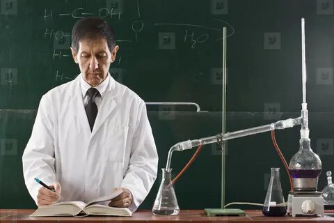 Учитель проводил опыт