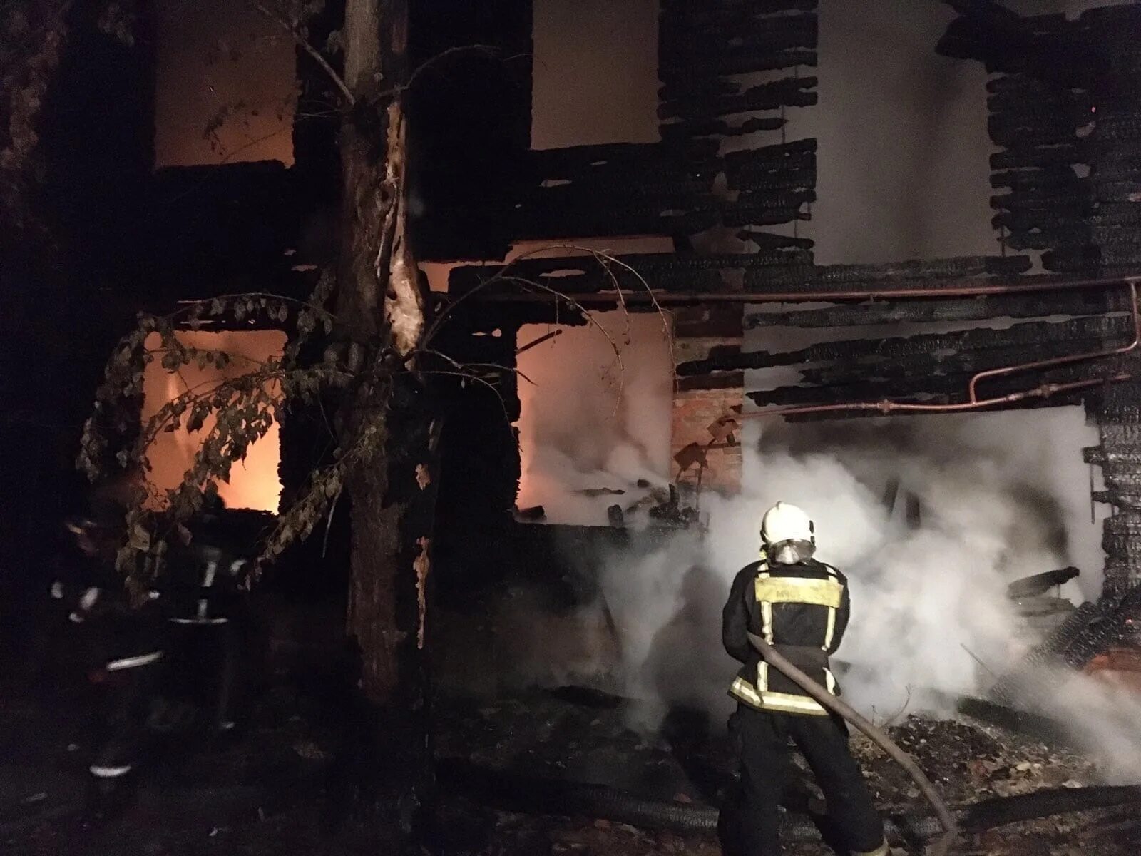 Пожар в коврове сейчас. Пожар. Ковров горит. Пожар в коврове. Пожар в коврове вчера.