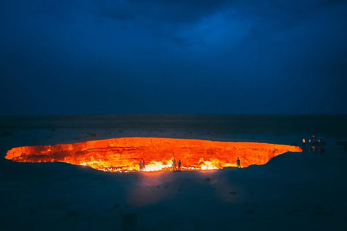 "врата ада" (дарваза), туркменистан. Огненный кратер. Дарваза газовый кратер в туркменистане. Огненный кратер. Кратер дарваза.