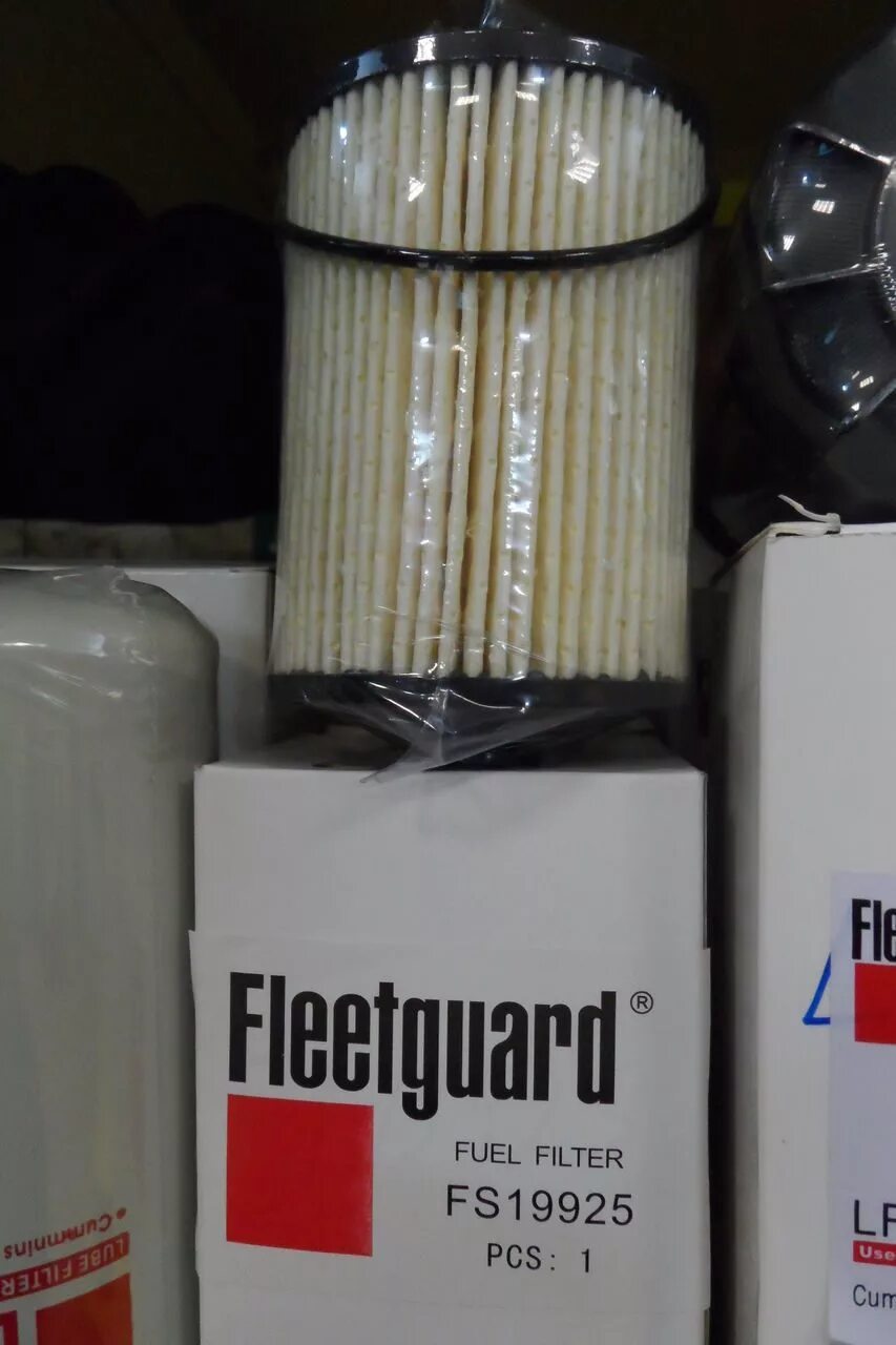 Фильтр топливный газель cummins. Fs19925 фильтр топливный Fleetguard. Fs19925 фильтр топливный аналоги. Фильтр топливный (cummins) ISF 2,8 (5264870) fs19925. Fs19925 фильтр топливный cummins.