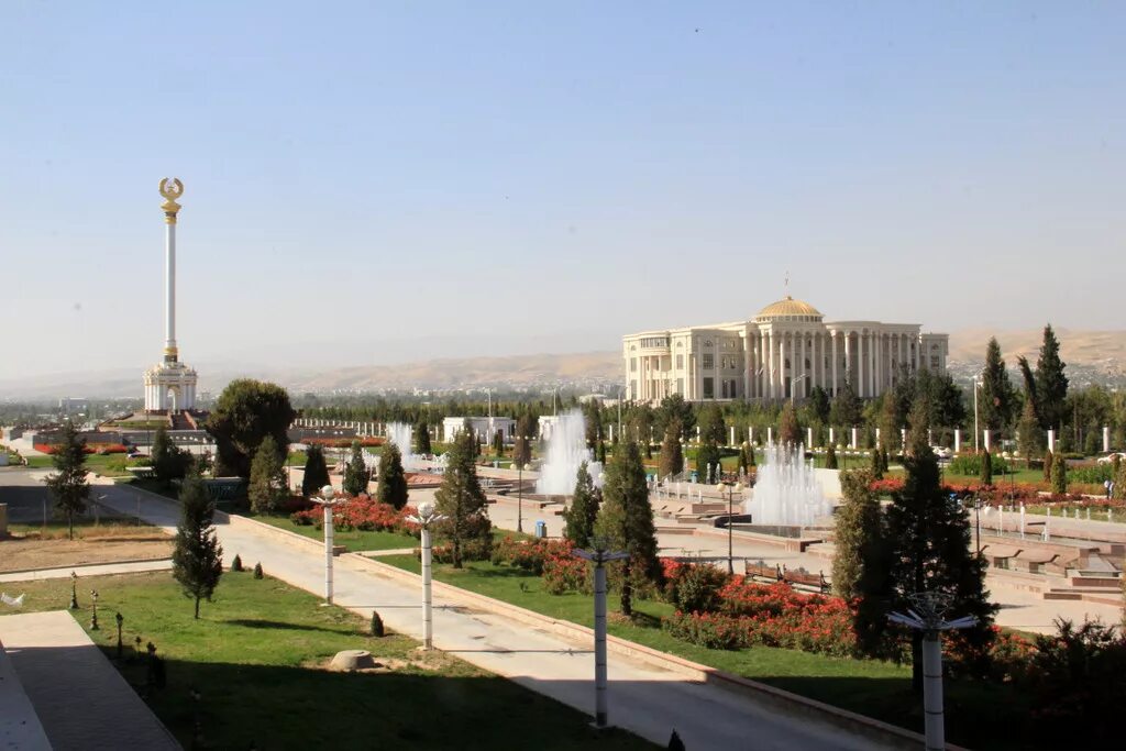 Город Душанбе. Душанбе столица Таджикистана. Душанбе панорама. Центральная площадь Душанбе.