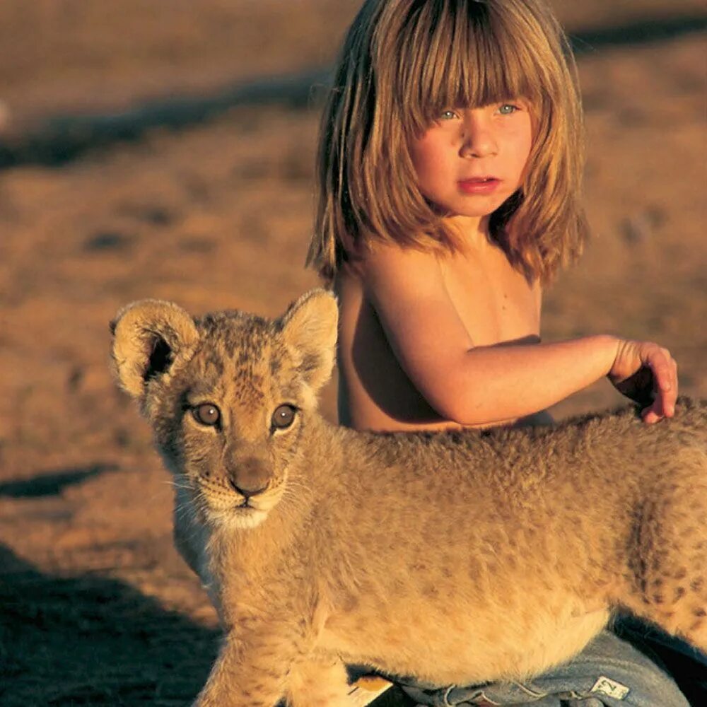 Типпи дегре. Типпи бенджамин оканти дегре́. Девочка типпи и животные. Девочка маугли типпи. Типпи дегре 2022.