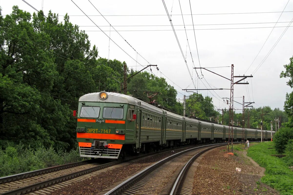 Две 1017. Эр2т 7147. локомотив эр2т. эр2 1017. эр2р 7054.