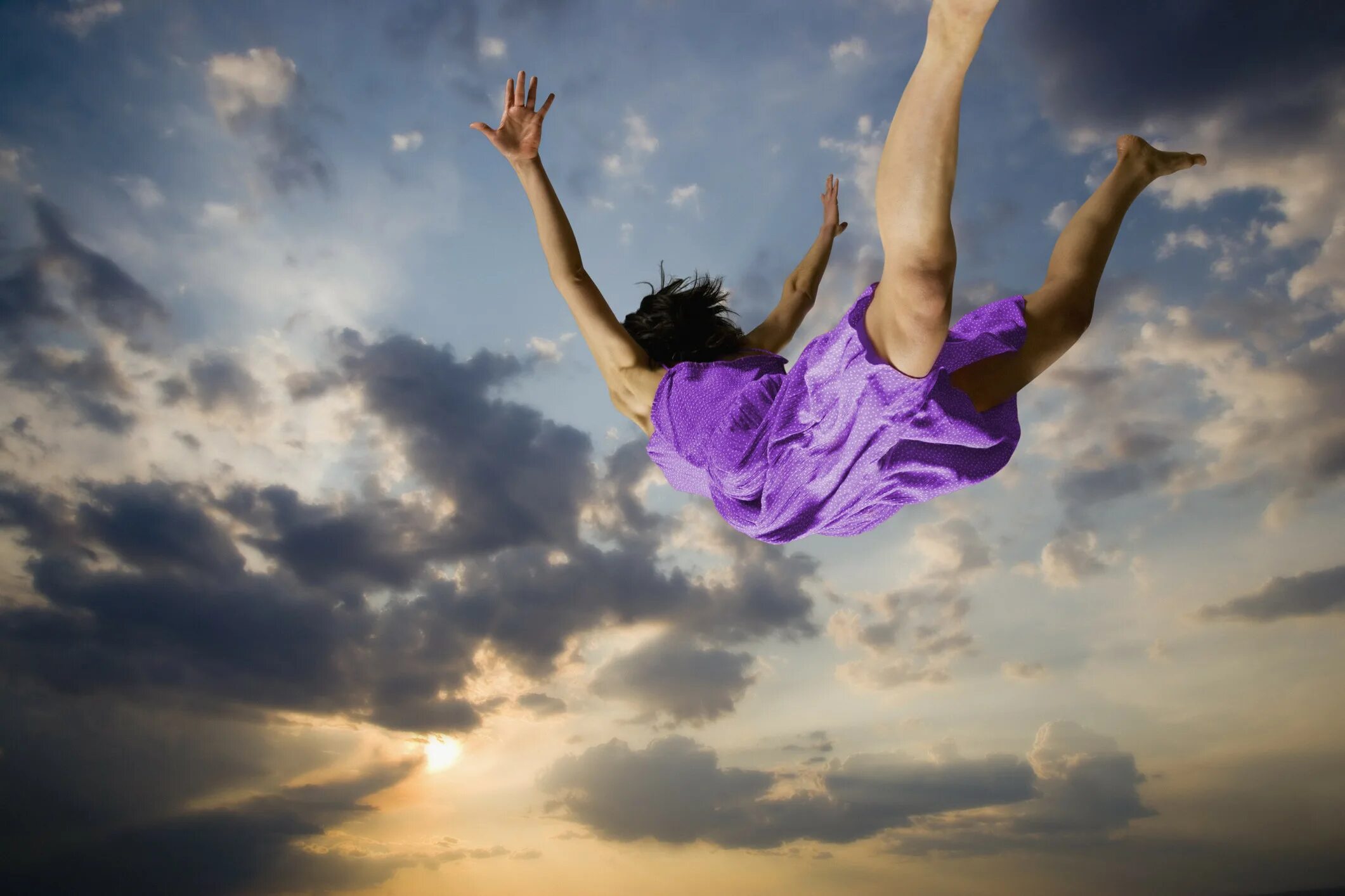 Что означает полет во сне. Что означает полет во сне. Что означает полет во сне. Парень падает. Ощущение полета во сне.