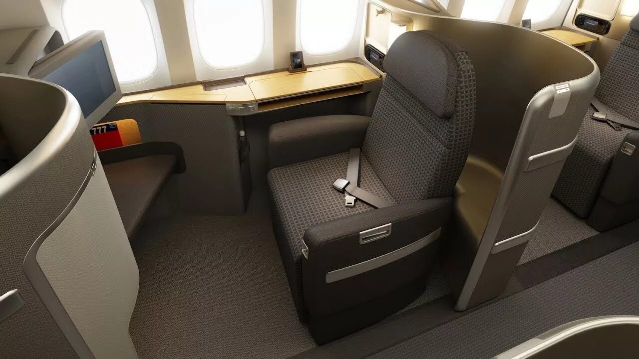 First class 8. Боинг 777-300 бизнес класс. boeing 777-300er бизнес класс. american airlines boeing 777-300er business class. american airlines 777 300.