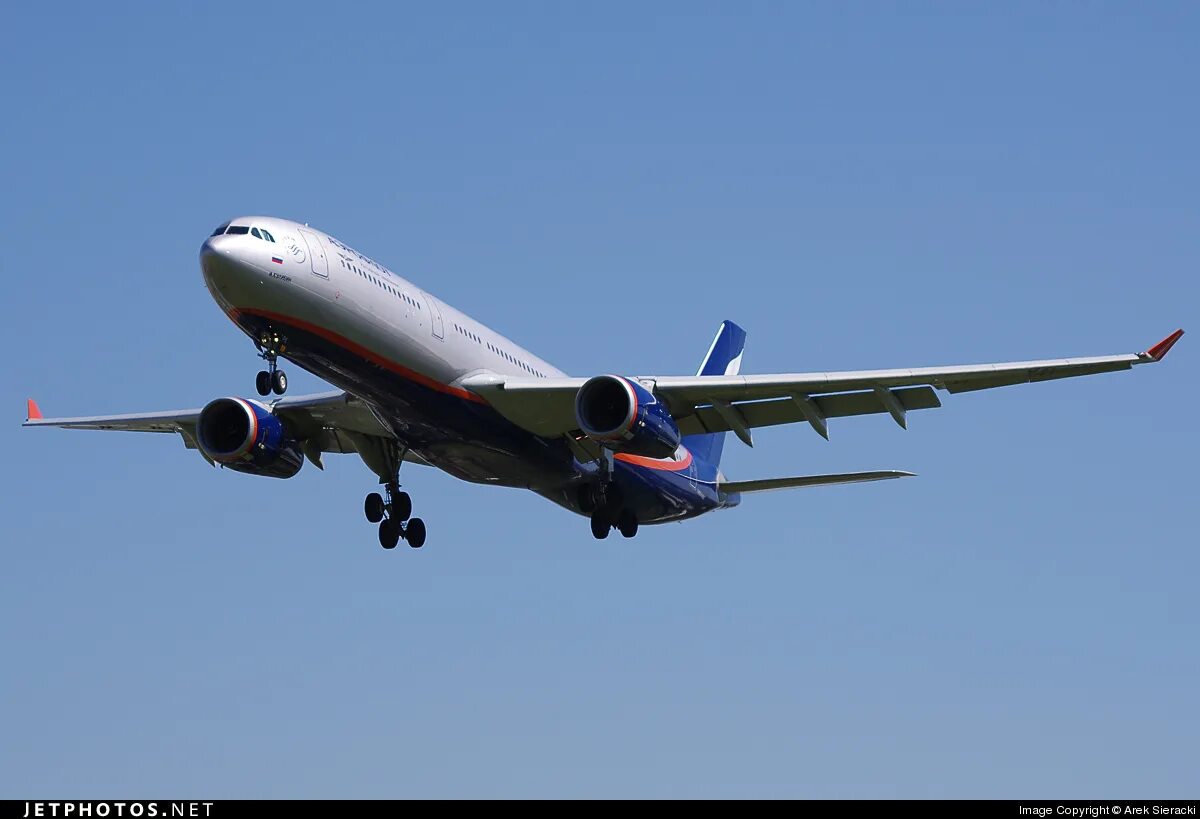 330 тема. Самолёт аэробус а330-300. самолет аэробус а330 аэрофлот. аэробус а330-300 аэрофлот. самолет airbus a330 300 аэрофлот.
