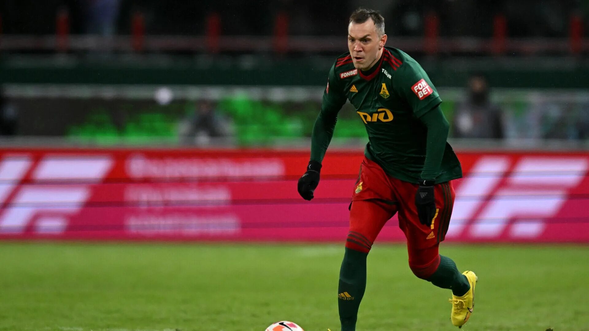 Дзюба почему не играет сегодня за локомотив. Дзюба локомотив.