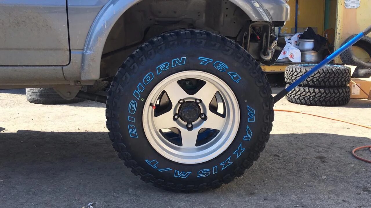 Бигхорн 764. Maxxis 764. колеса бигхорн 764. грязевая резина на джимни.