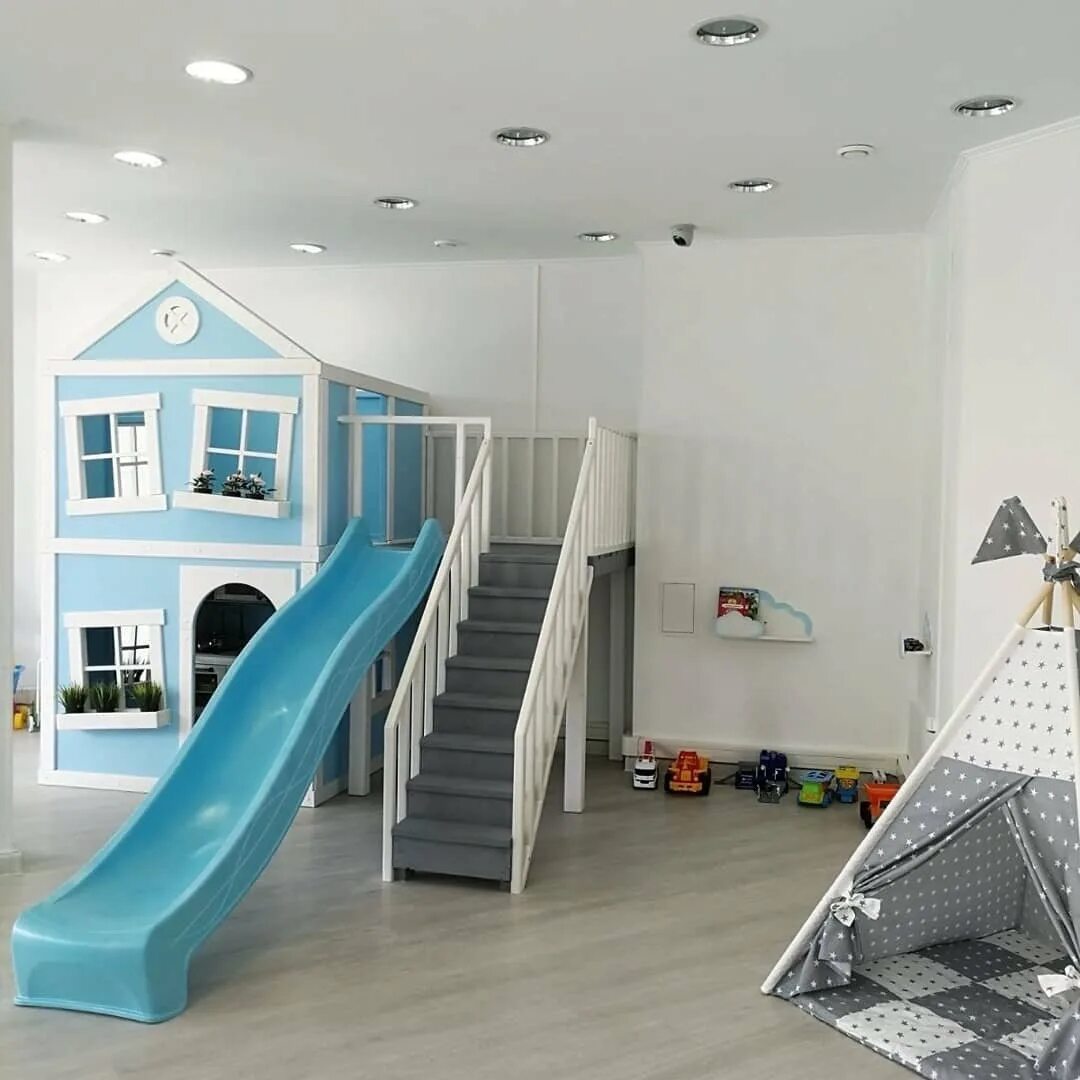 Kids loft oblaka рабочий поселок бутово. Детский лофт облака. Лофт облака солнцево. Облака академика семихатова. Лофт облака екатеринбург.